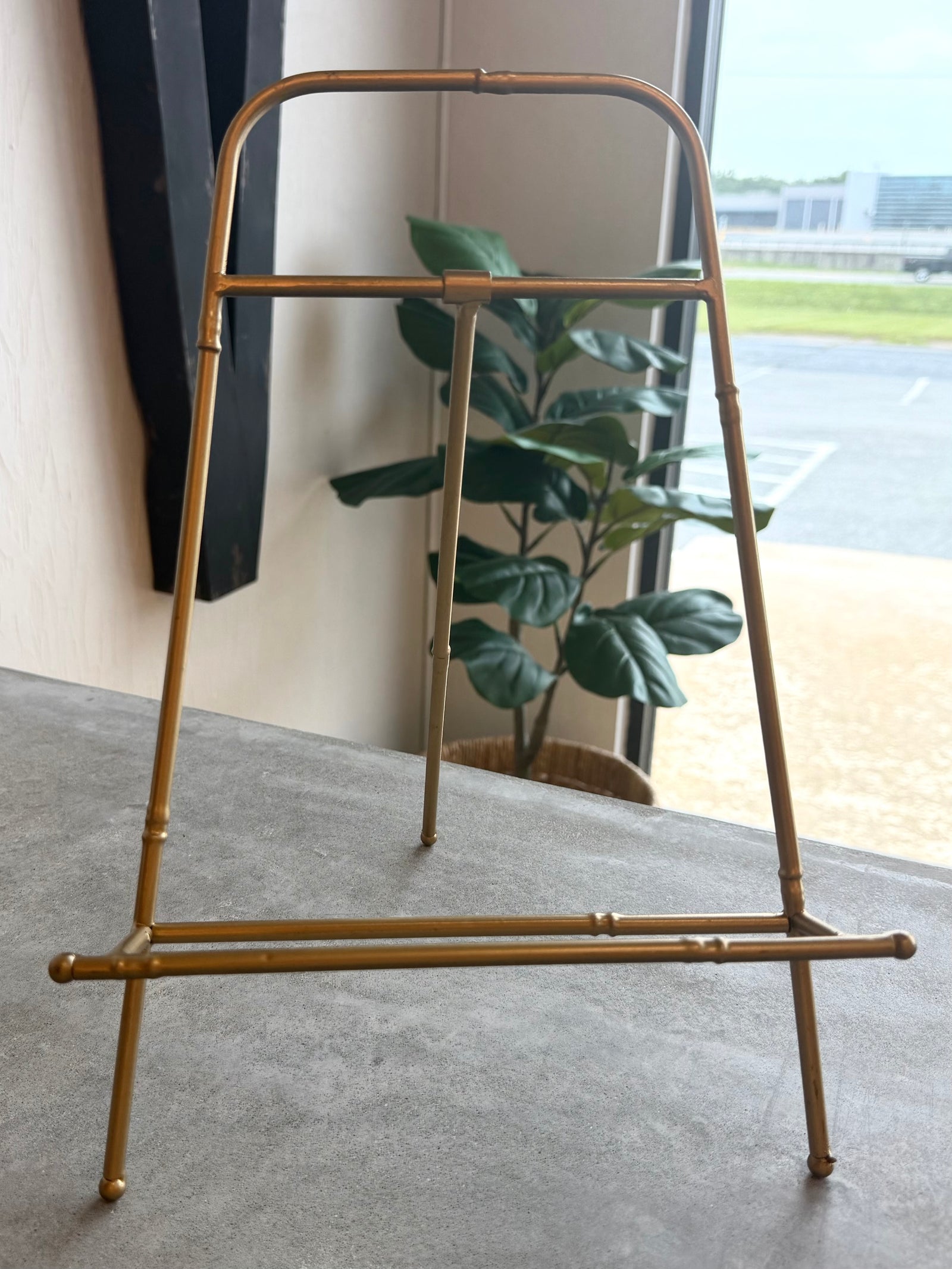 Classic Gold Easel
